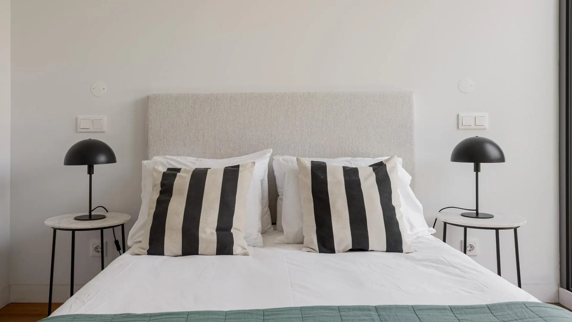The Urban Oasis Elegant 2 Bedroom Duplex In Lisboa 公寓