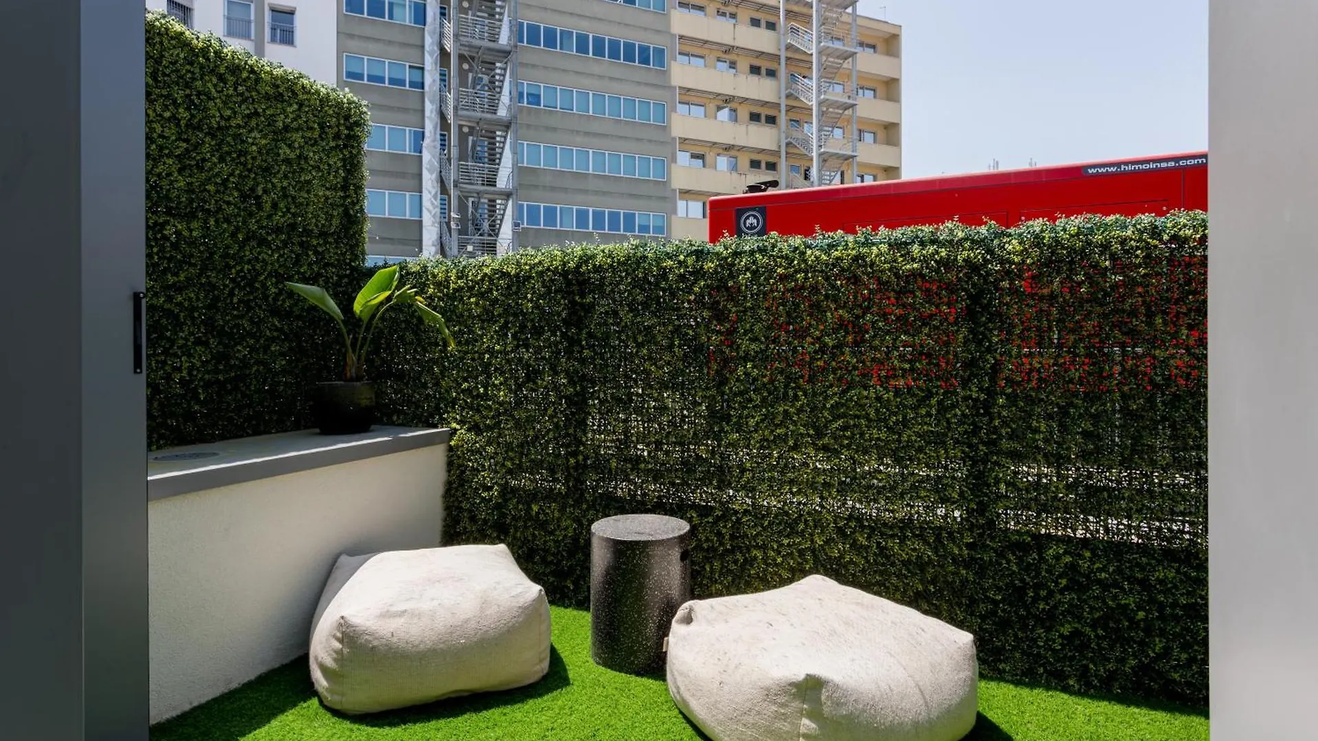 The Urban Oasis Elegant 2 Bedroom Duplex In Lisboa 0*,