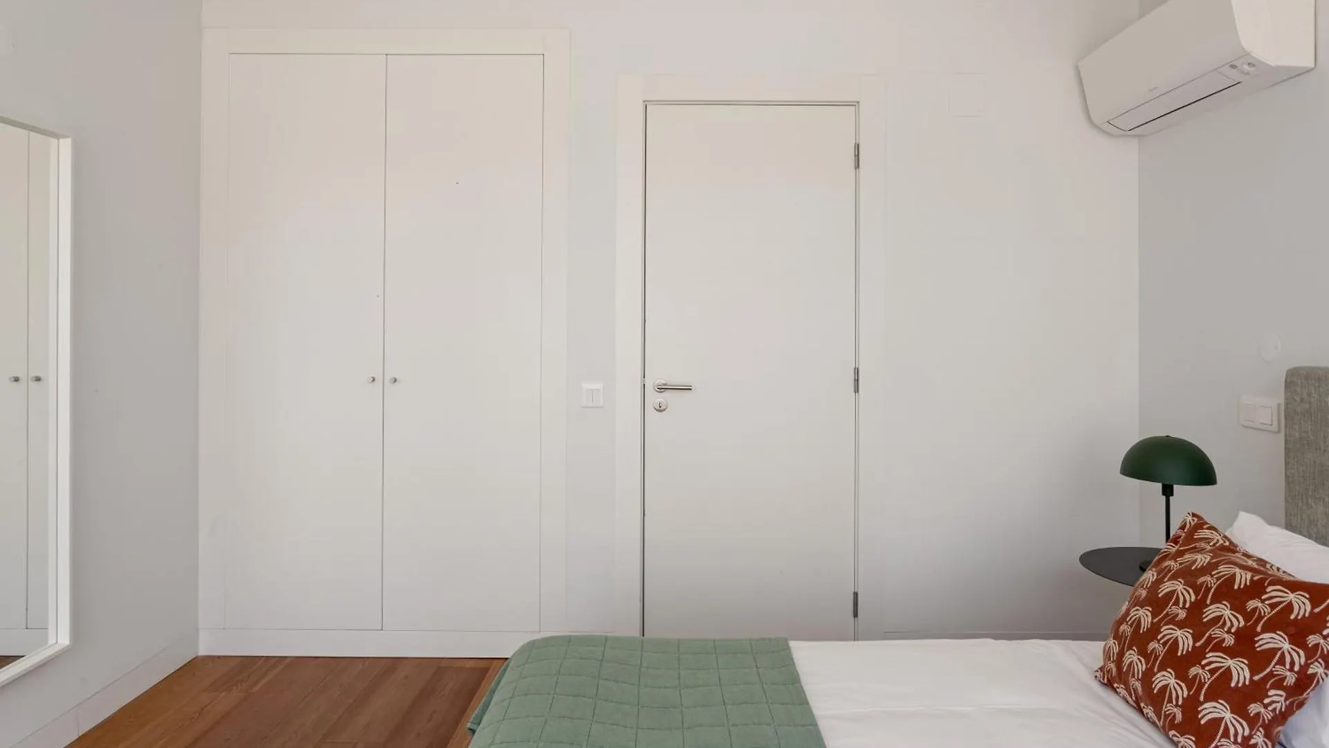The Urban Oasis Elegant 2 Bedroom Duplex In Lisboa