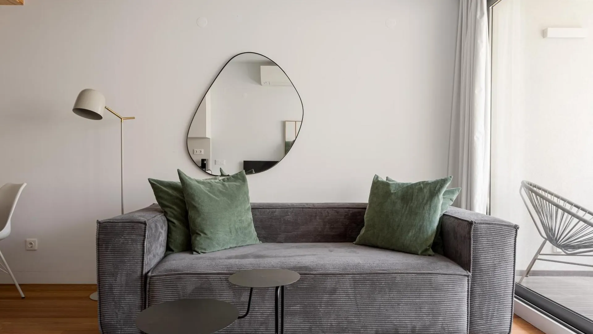 The Urban Oasis Elegant 2 Bedroom Duplex In Lisboa 0*,