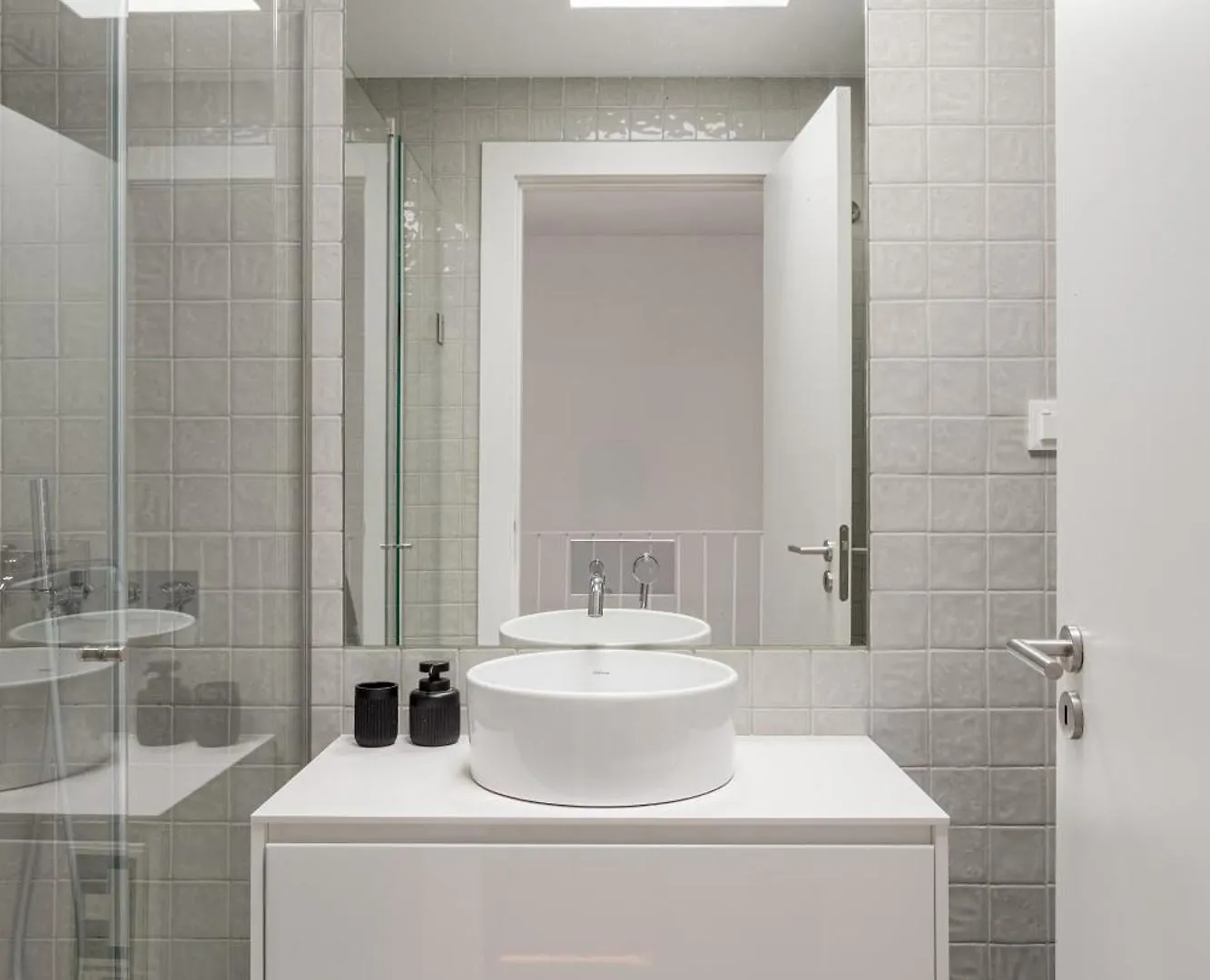 The Urban Oasis Elegant 2 Bedroom Duplex In Lisbona